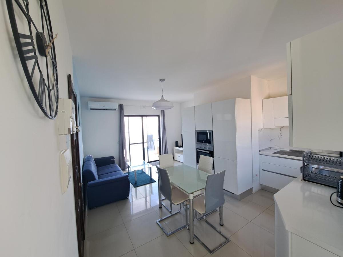 Sea View Penthouse Apartment *